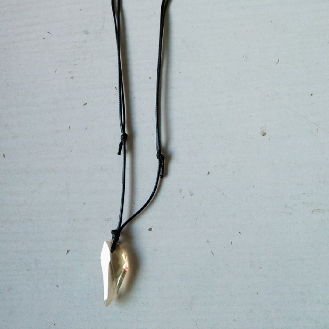 Stylish Wolf Tooth Crystal Necklace